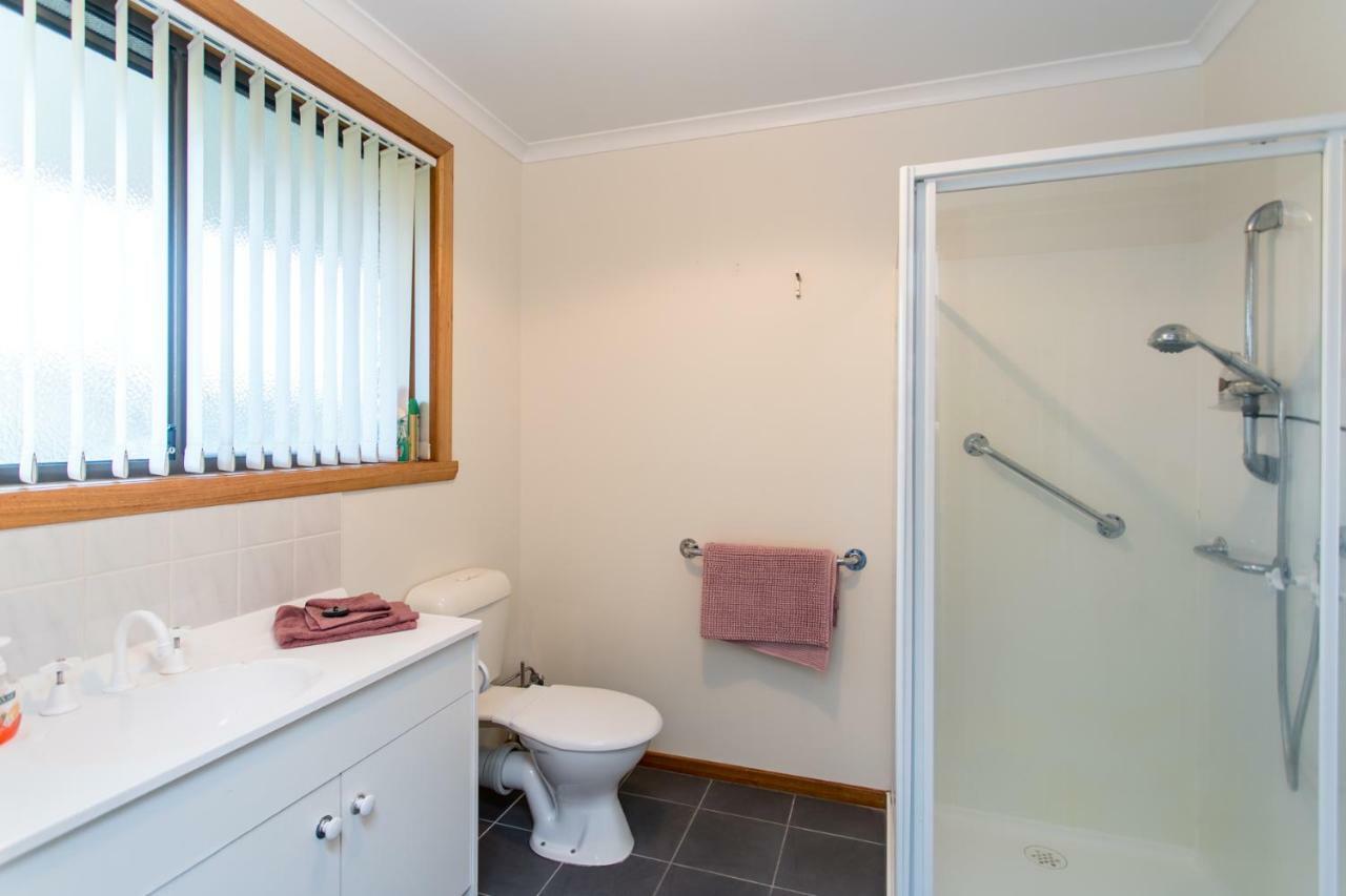 Acton Park Holiday Units Екстер'єр фото